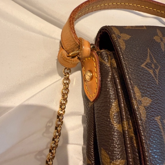 Louis Vuitton FAVORITE Rare Monogram Crossbody / Clutch Gold Chain Leather Strap - Picture 5 of 12